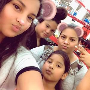 Meet your Posher, Janeth